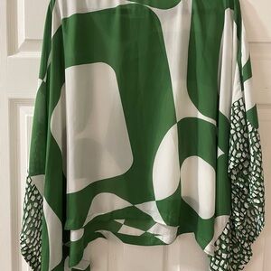 Chico's Green and White Asymmetrical 3/4 Sleeve Blouse
